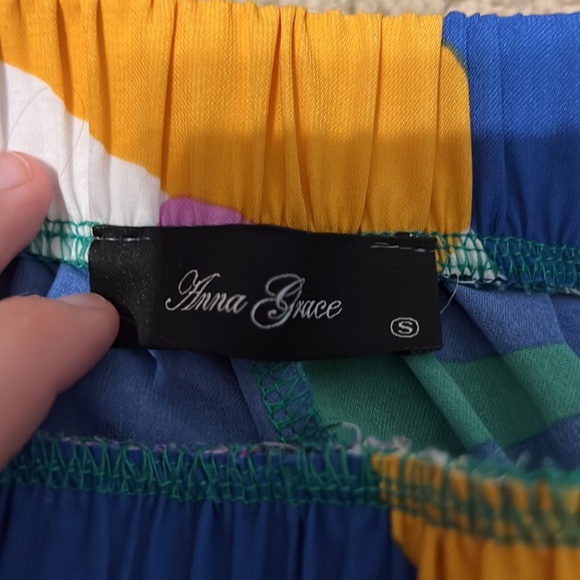 Womens colorful shorts - Picture 2 of 3